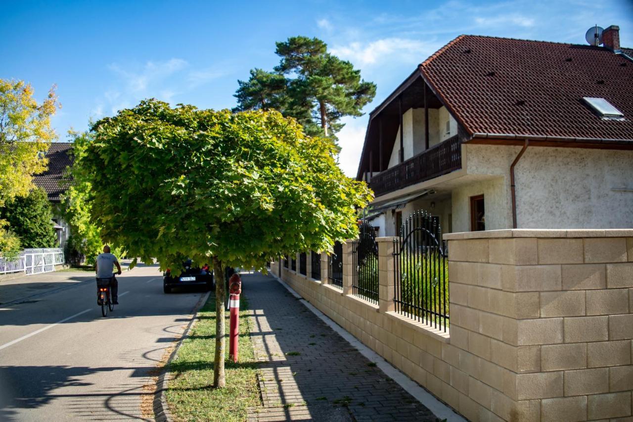 Zsolnay Apartman シオーフォク エクステリア 写真