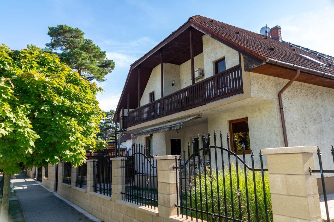 Zsolnay Apartman シオーフォク エクステリア 写真